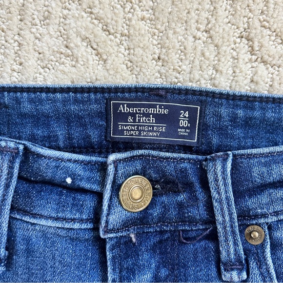 High-waisted Abercrombie Jeans - Picture 2 of 2
